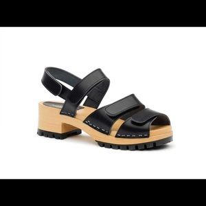 Swedish Hasbeens Tracta Velcro wood leather sandals NWOB 39